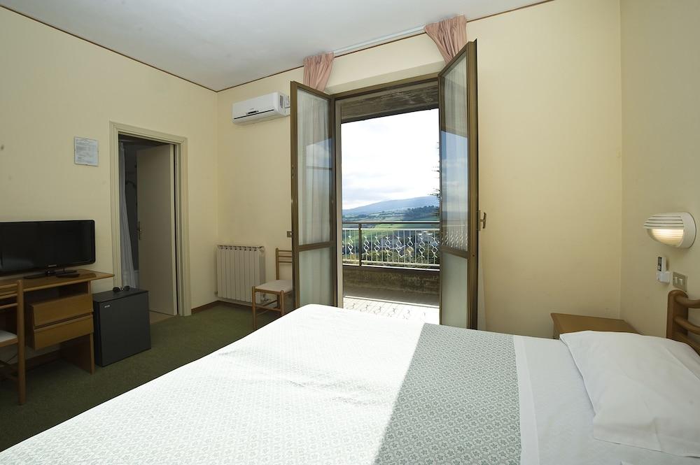Hotel Villa Ricci&Benessere Chianciano Terme Esterno foto