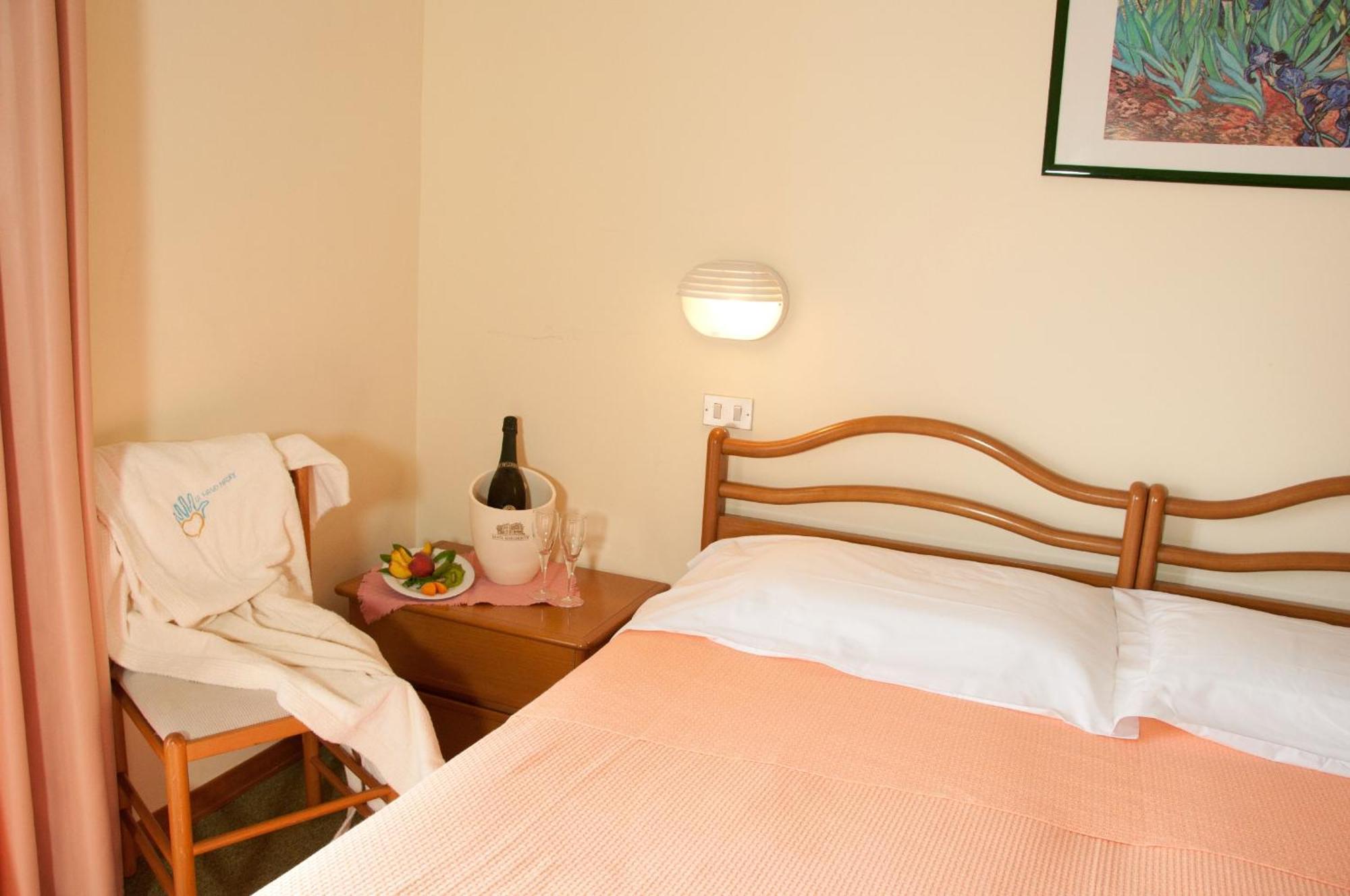 Hotel Villa Ricci&Benessere Chianciano Terme Esterno foto