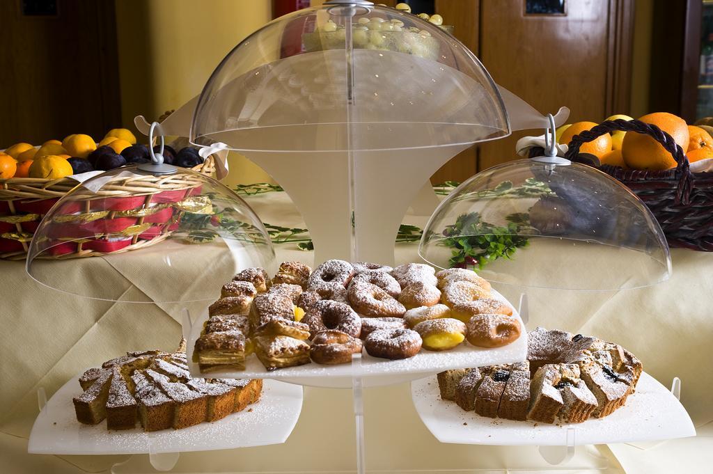 Hotel Villa Ricci&Benessere Chianciano Terme Esterno foto