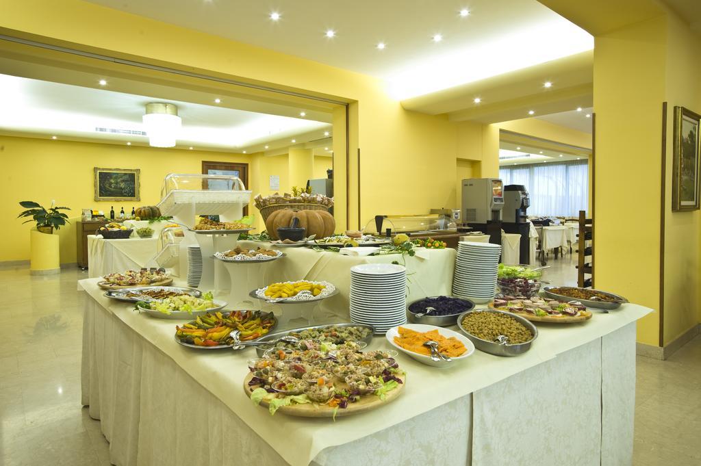 Hotel Villa Ricci&Benessere Chianciano Terme Esterno foto