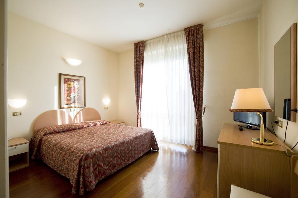 Hotel Villa Ricci&Benessere Chianciano Terme Esterno foto